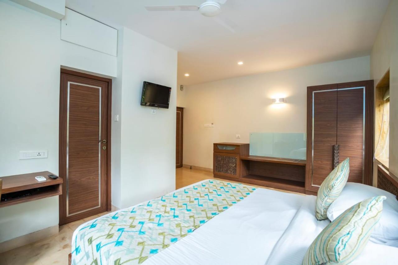 Holiday Goa Hotel Arpora Luaran gambar